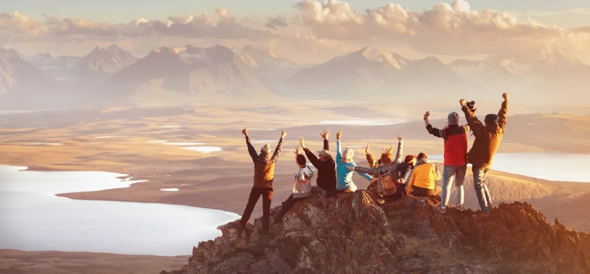 Embark on a journey: Inspiring stories and travel tips going around the globe in two days.